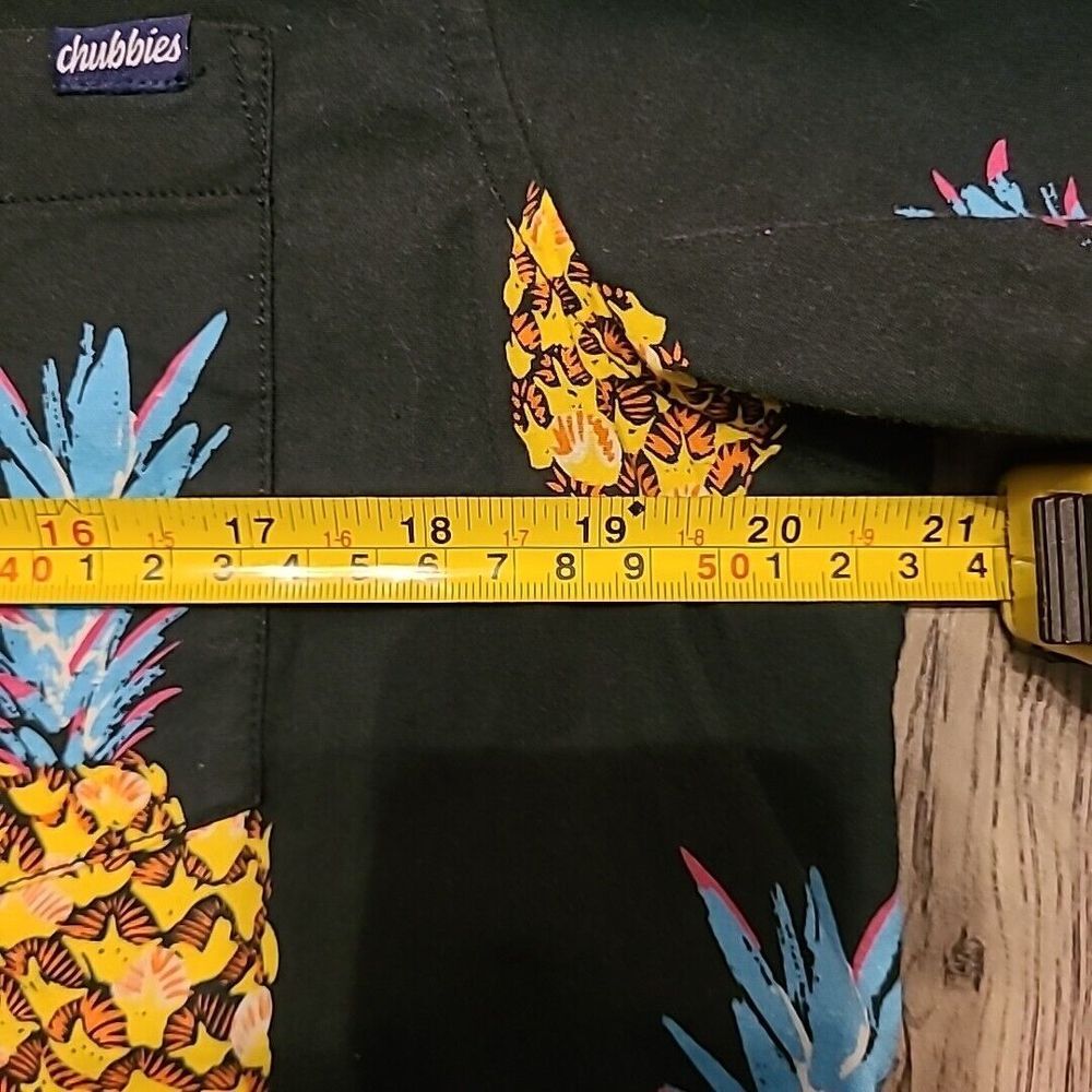 Chubbies‎ Shirt Mens L Black Pineapple Hawaiian Beach Pocket Short Sleeve Cotton - Picture 4 of 8